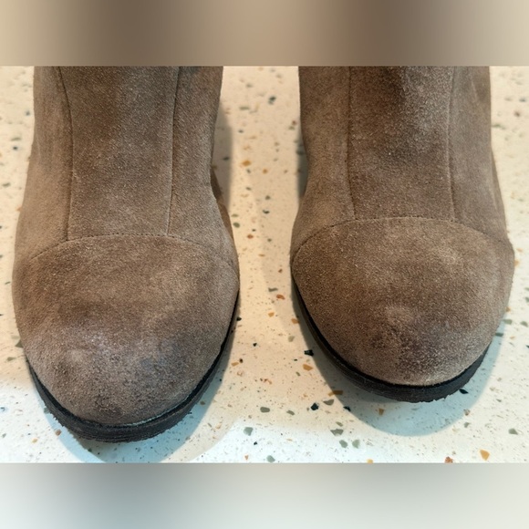 Vince Camuto Grayson‎ Suede Leather Boots Ankle Boots with Stacked Chunky Heel - Picture 10 of 12